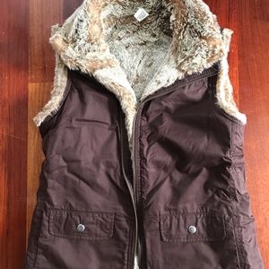 Gap reversible faux fur lined vest
